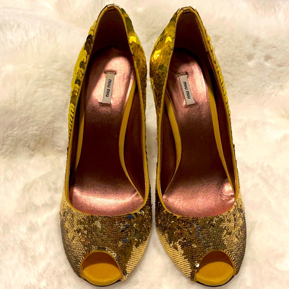 4.5” heel  .Narrow face . Check pictures before purchase No return  thanks